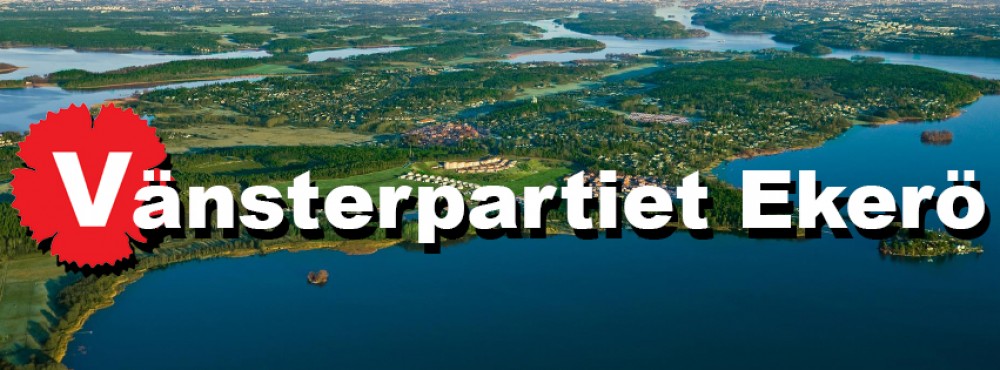 Två personer med en affisch med Jonas Sjöstedt på.